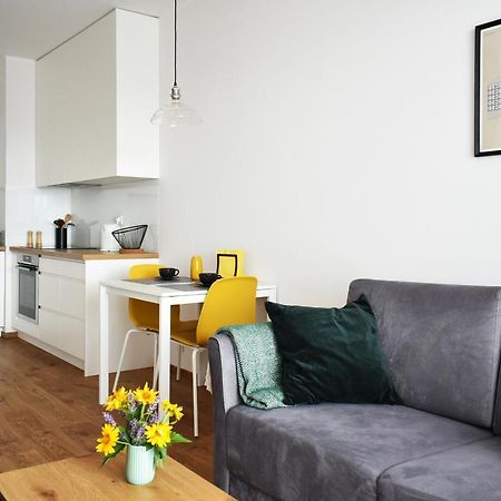 Fabryczna Apartment Лодзь Экстерьер фото