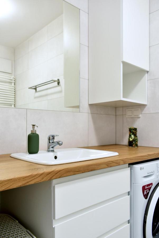 Fabryczna Apartment Лодзь Экстерьер фото